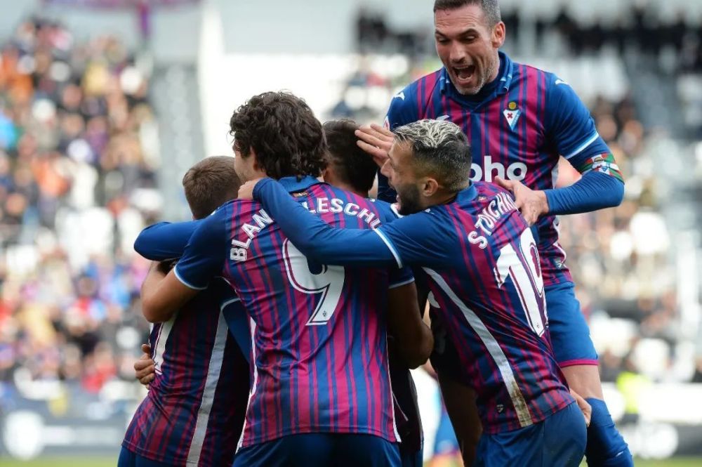 许多志愿者 许多志愿者