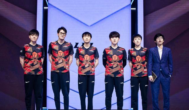 间与地点尚 间与地点尚